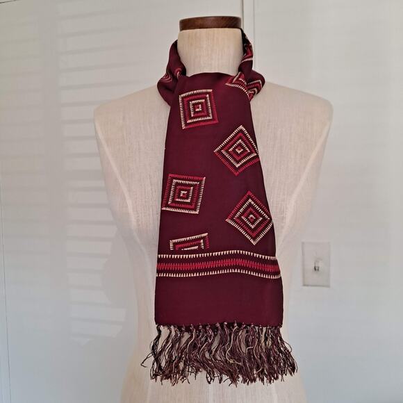 Mens Burgundy & Tan Geometric Rectangular Neck Scarf wFringes - Size 11" X 45" - Picture 5 of 11